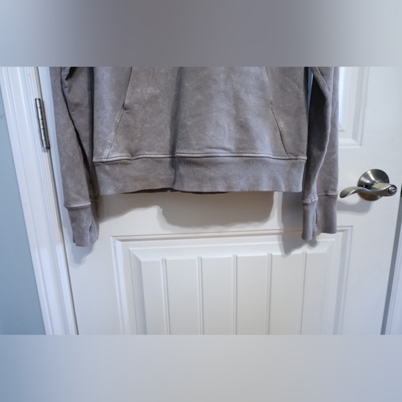 Lululemon Scuba Pullover *Wash Washed Dark Chrome Womens Size 4 - Picture 3 of 10